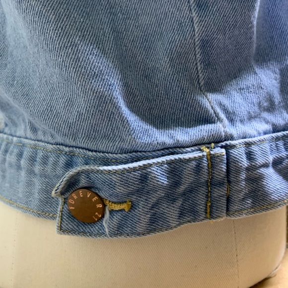 Light blue jean jacket in a size small - Picture 5 of 9